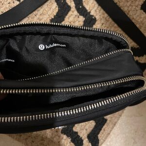 Lululemon crossbody camera bag 2L.